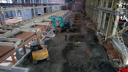 谷城吉利硅谷项目 国庆假期“不打烊”，挑灯夜战施工忙